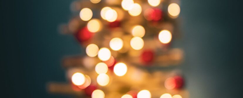 christmas tree out of focus {{brizy_dc_image_alt entityId=