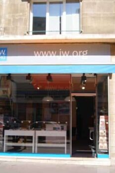 jehovah's witness shop in France